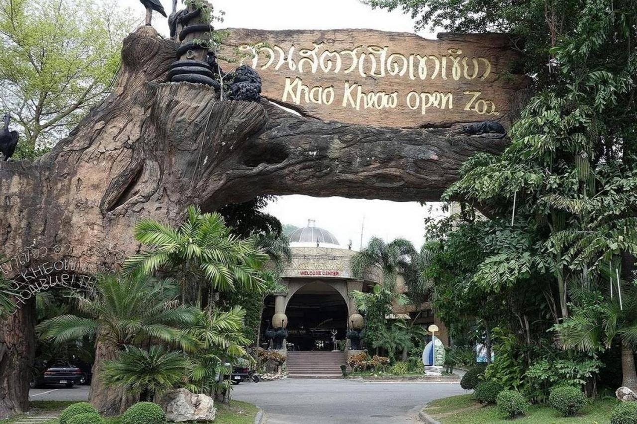 Sriracha Hotel And Spa Ban Huai Yai Phrom Buitenkant foto
